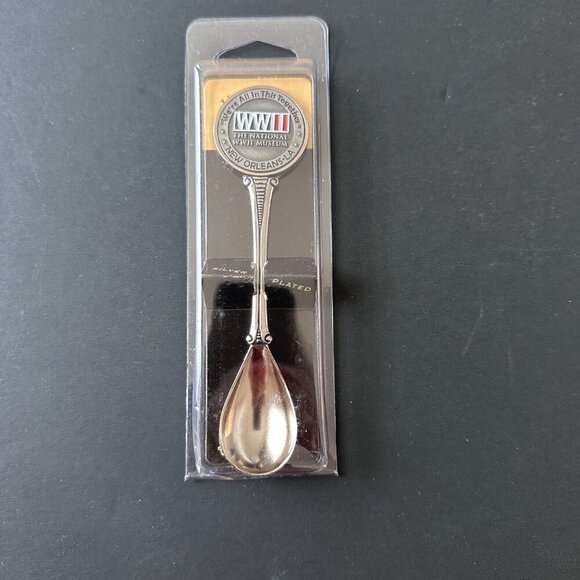 COLLECTIBLE WORLD WAR II MUSEUM SPOON, NEW ORLEANS - Picture 1 of 2